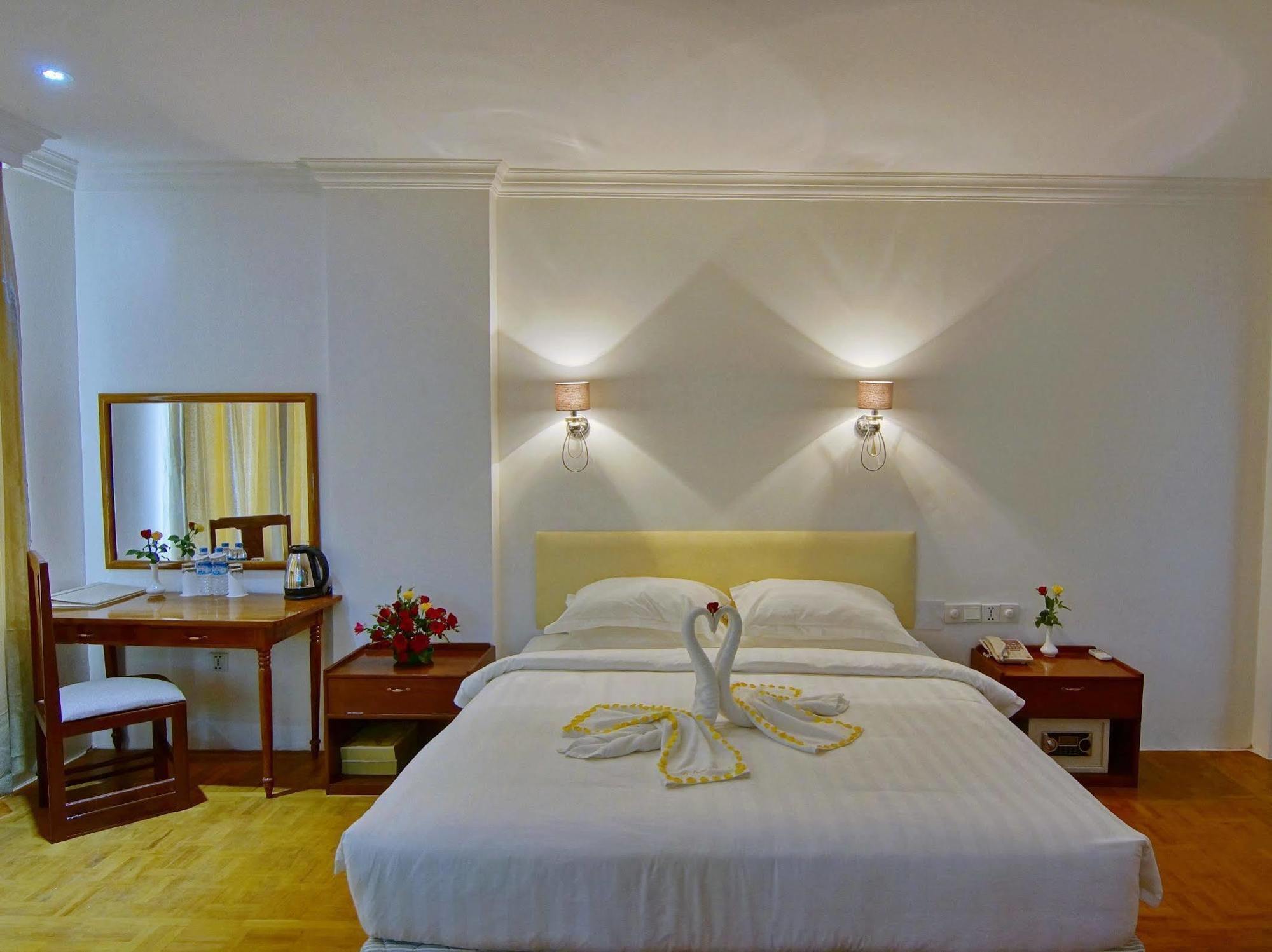 Wilson Hotel Мандалай Экстерьер фото